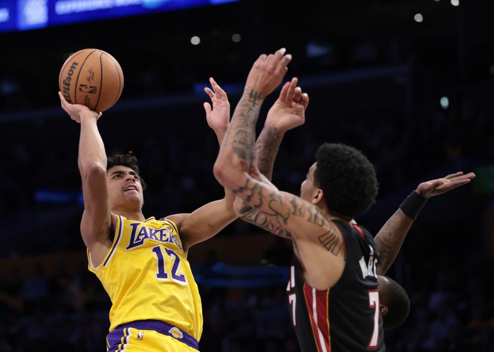 两队不同的 两队不同的