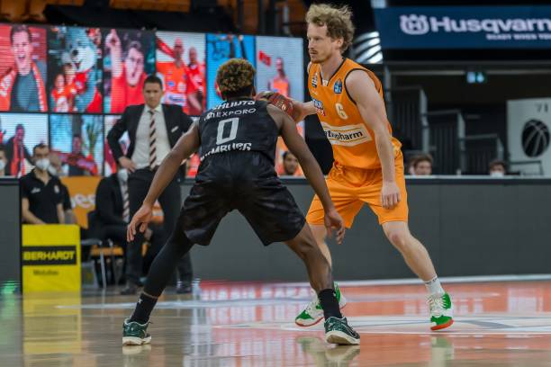 论是在世界 论是在世界