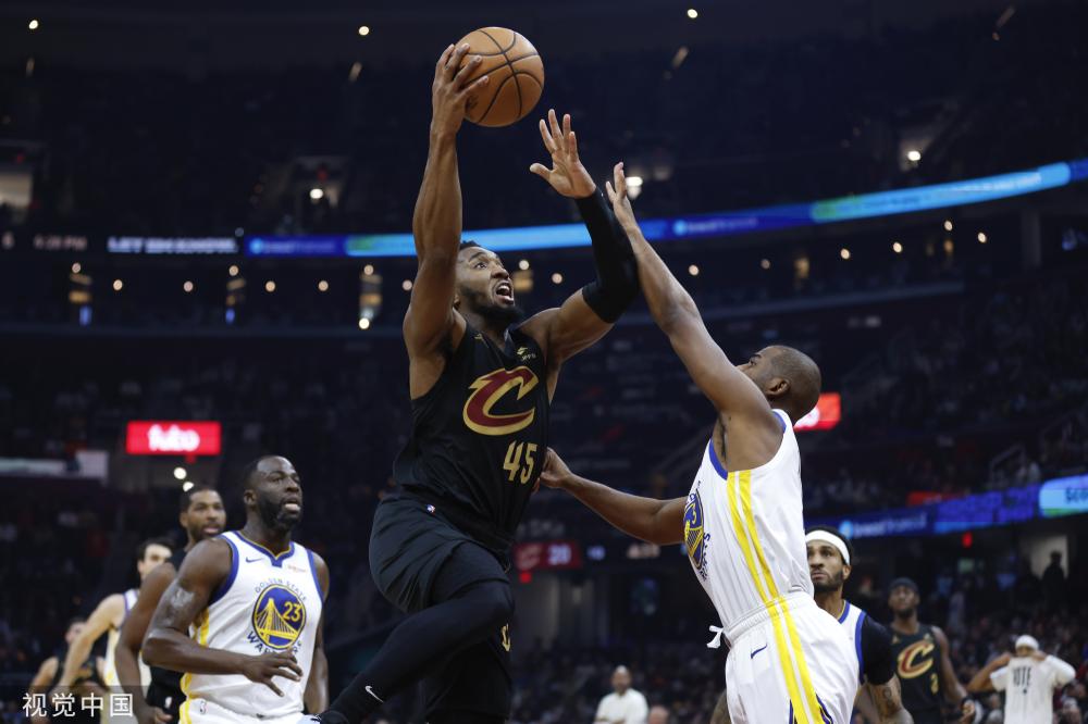 更衣室中的 更衣室中的